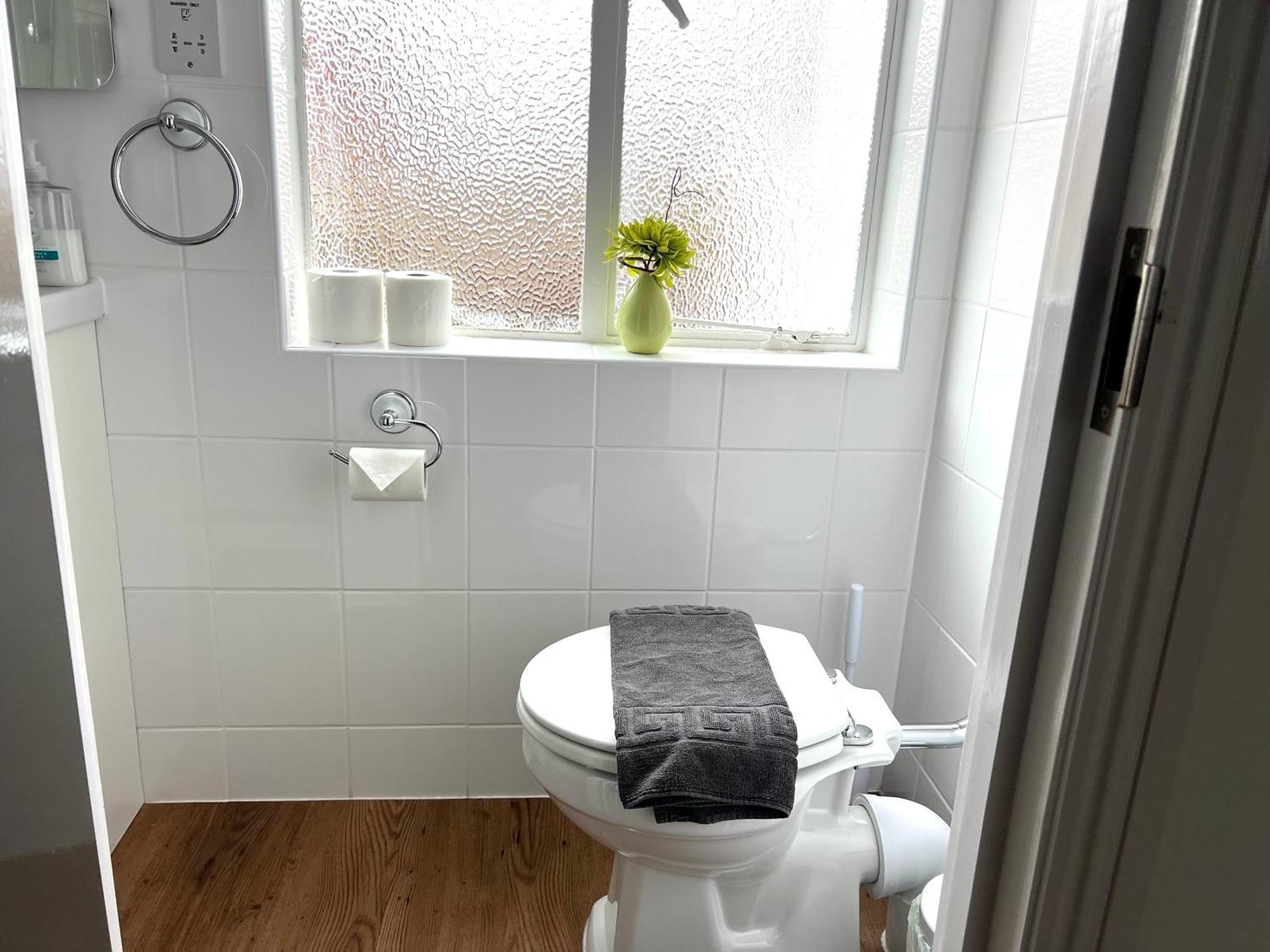 Large Family-Friendly 2Bd Glastonbury Retreat, Sleeps 5 Buitenkant foto