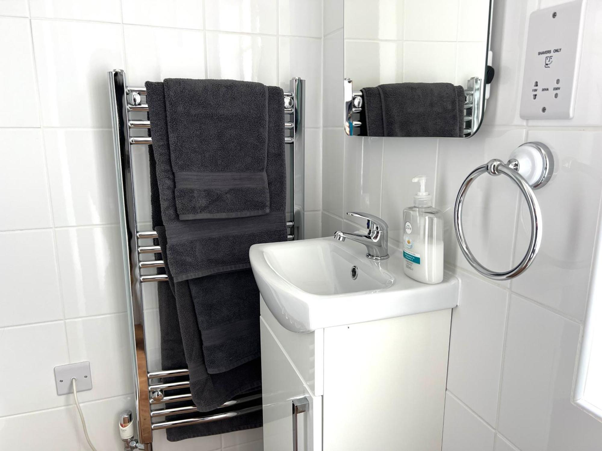 Large Family-Friendly 2Bd Glastonbury Retreat, Sleeps 5 Buitenkant foto
